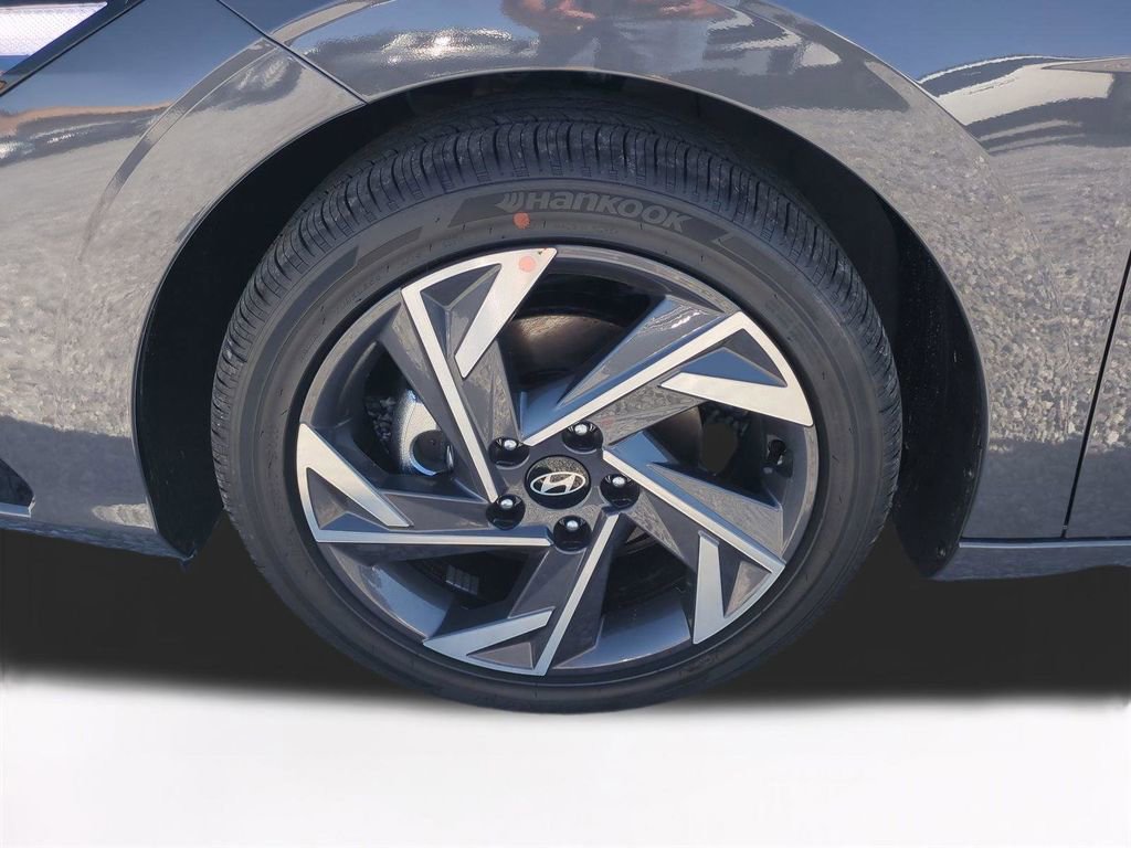 New 2026 Hyundai Elantra Limited image 11