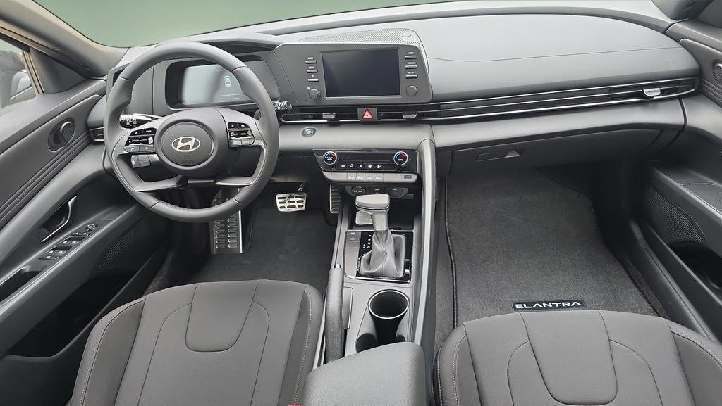 New 2026 Hyundai Elantra Sport FWD image 5
