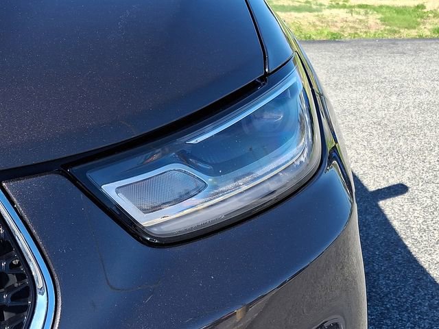 Used 2023 Chrysler Pacifica Touring-L FWD image 9