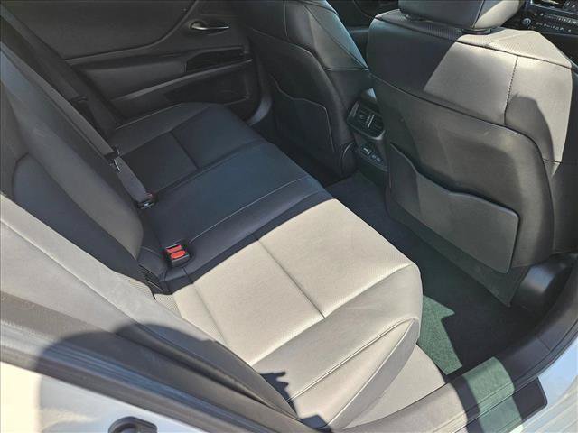 Used 2024 Lexus ES 300h w/ Premium Package FWD image 18