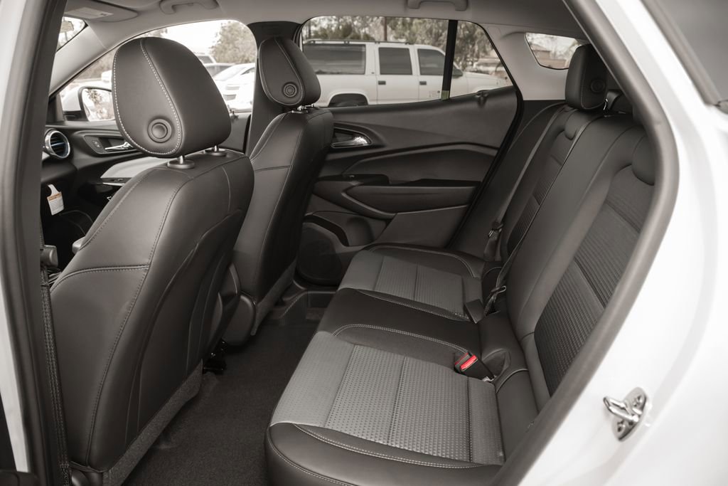 New 2026 Chevrolet Trax LT w/ Driver Confidence Package FWD image 30