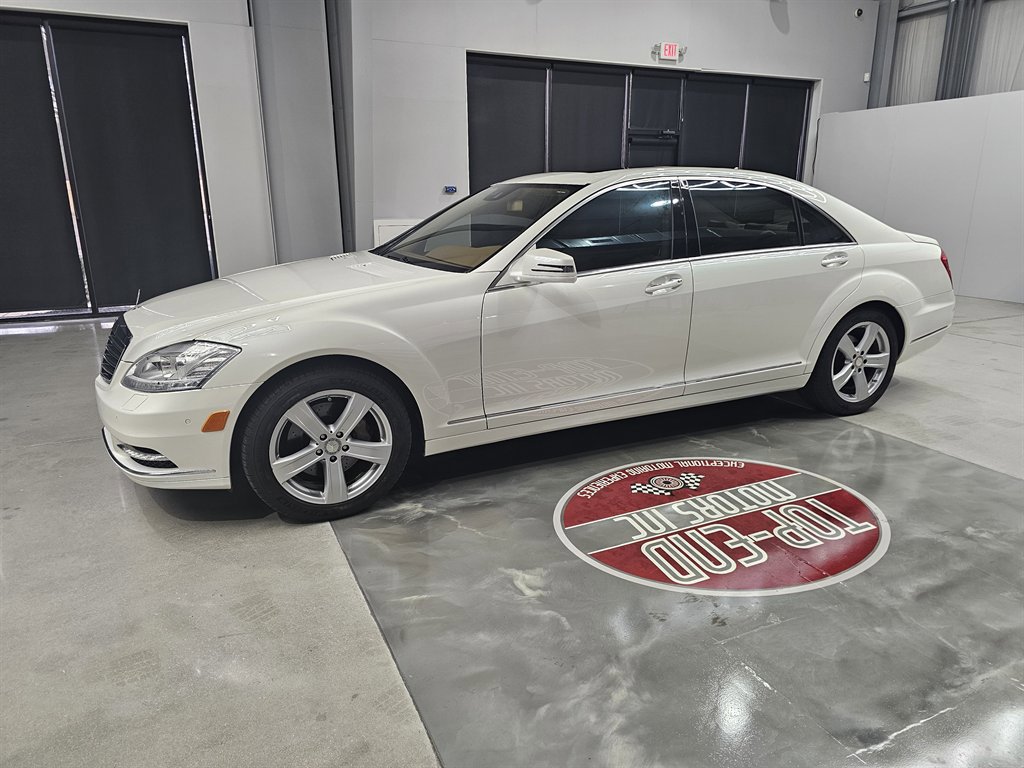 Used 2010 Mercedes-Benz S 550 image 3