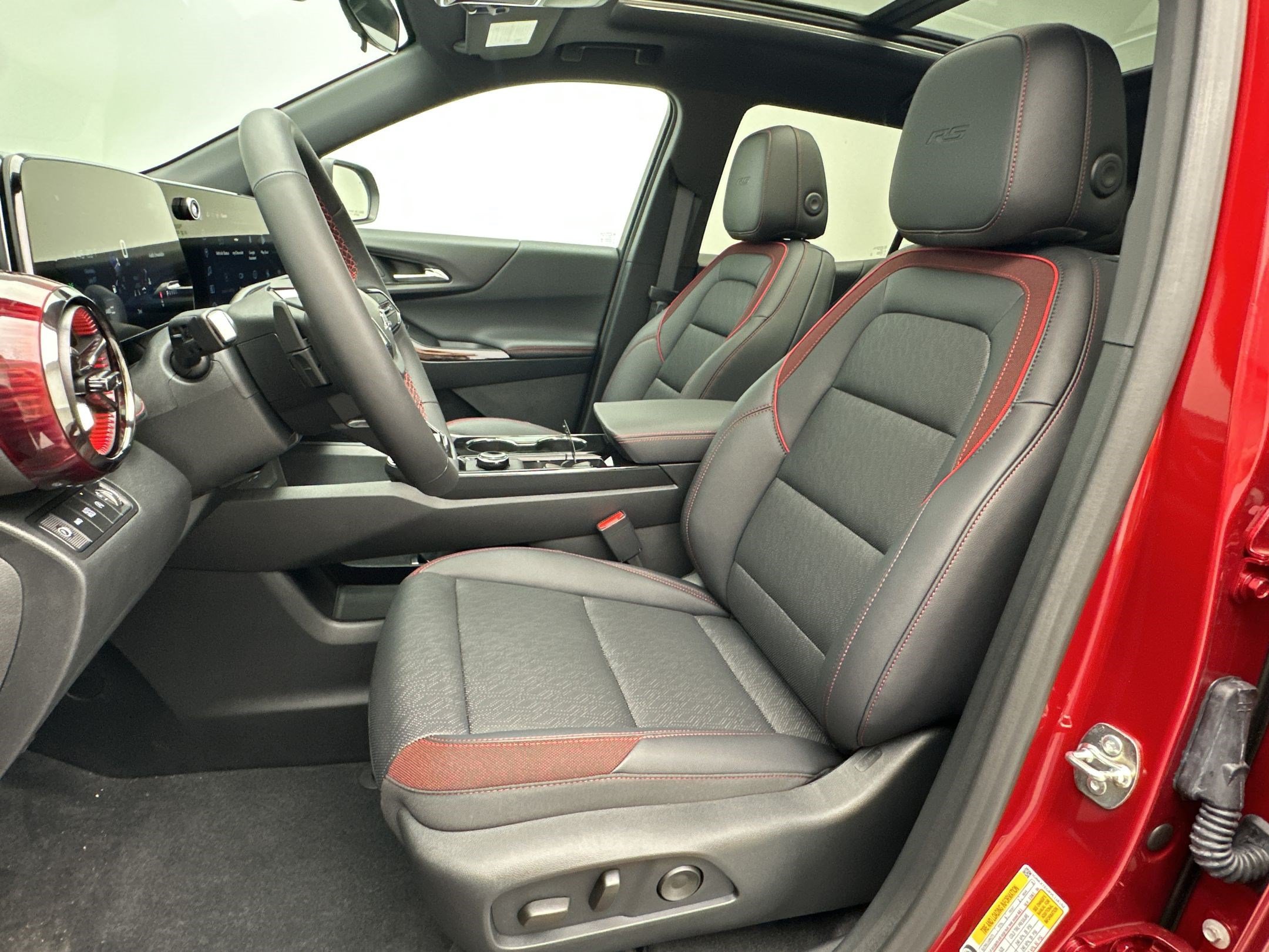 New 2027 Chevrolet Equinox RS w/ LPO, Floor Liner Package AWD/4WD image 5