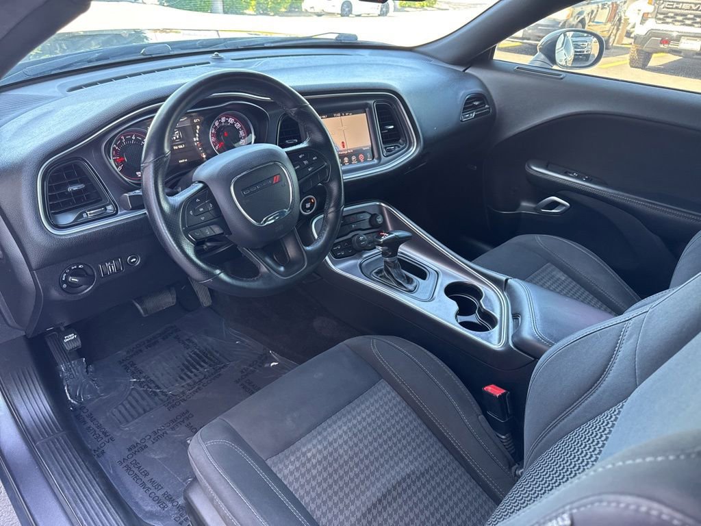 Used 2016 Dodge Challenger SXT w/ Sound Group RWD image 9