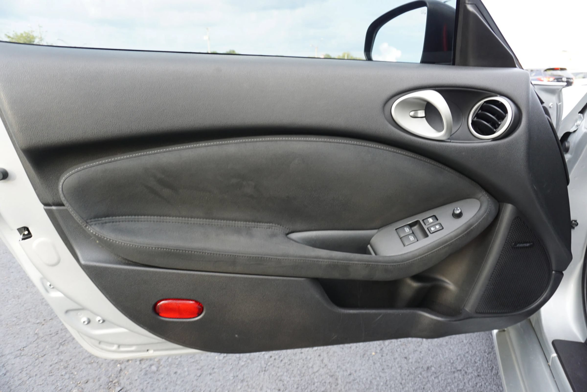Used 2014 Nissan 370Z Touring RWD image 20