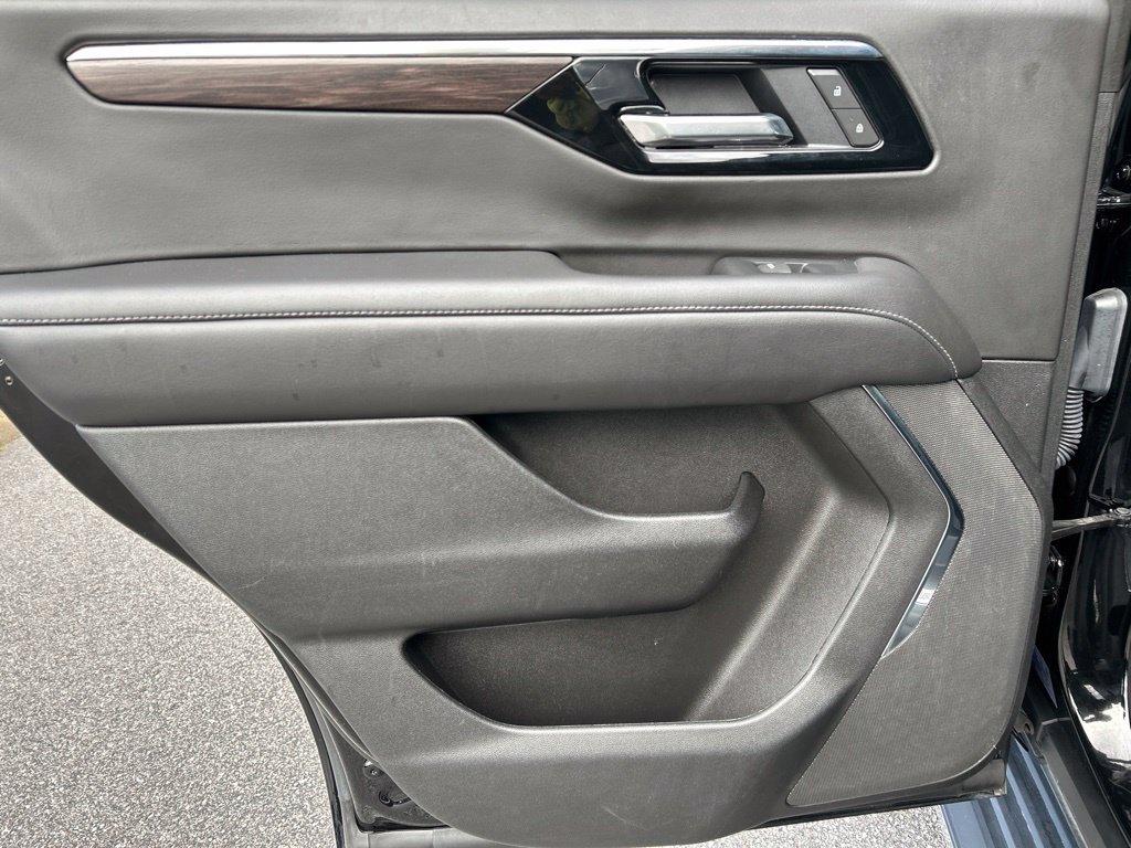 Used 2025 Chevrolet Tahoe LT AWD/4WD image 26