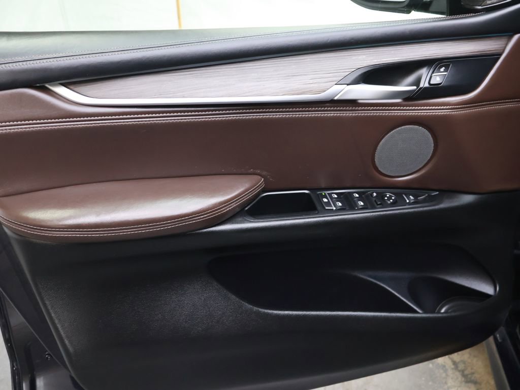 Used 2018 BMW X5 xDrive50i AWD/4WD image 16