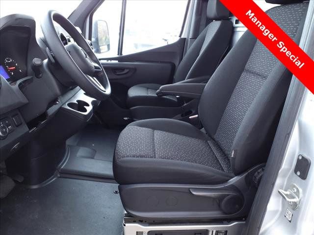 Used 2022 Mercedes-Benz Sprinter 3500 image 16