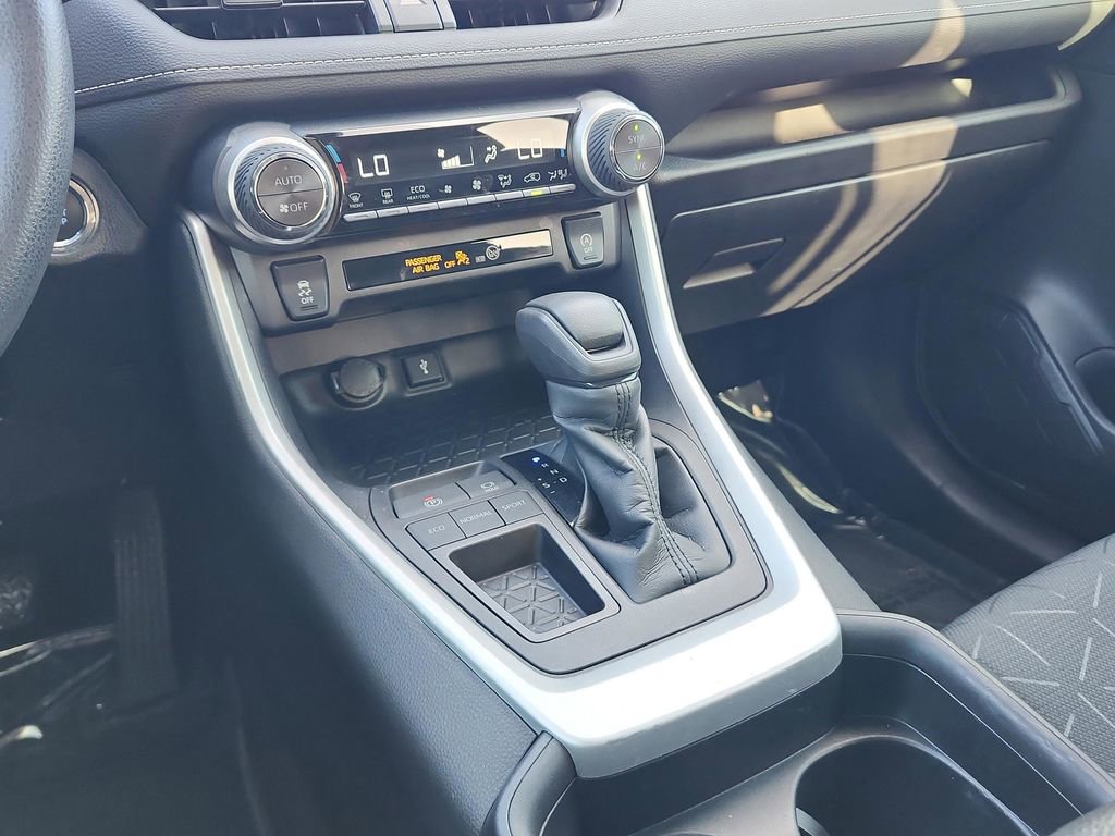 Used 2021 Toyota RAV4 XLE image 27