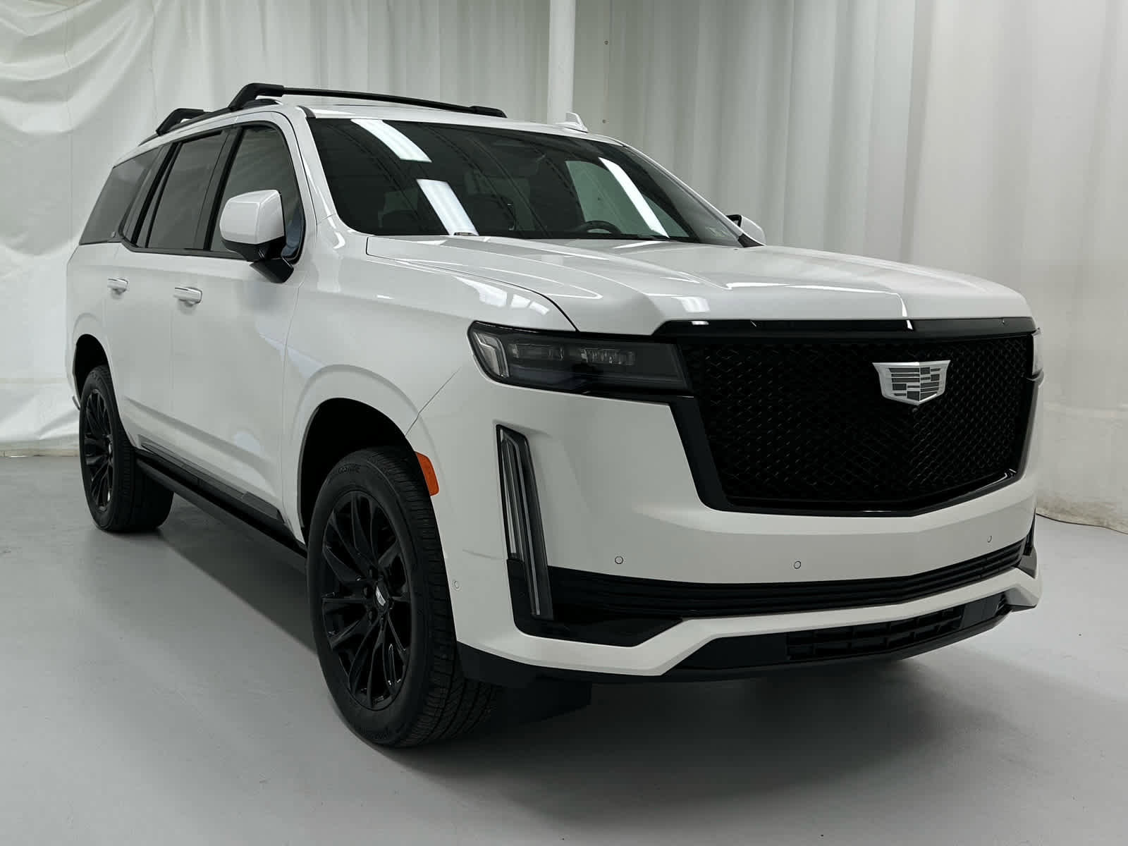 Used 2024 Cadillac Escalade Sport w/ LPO, ONYX Package AWD/4WD image 2