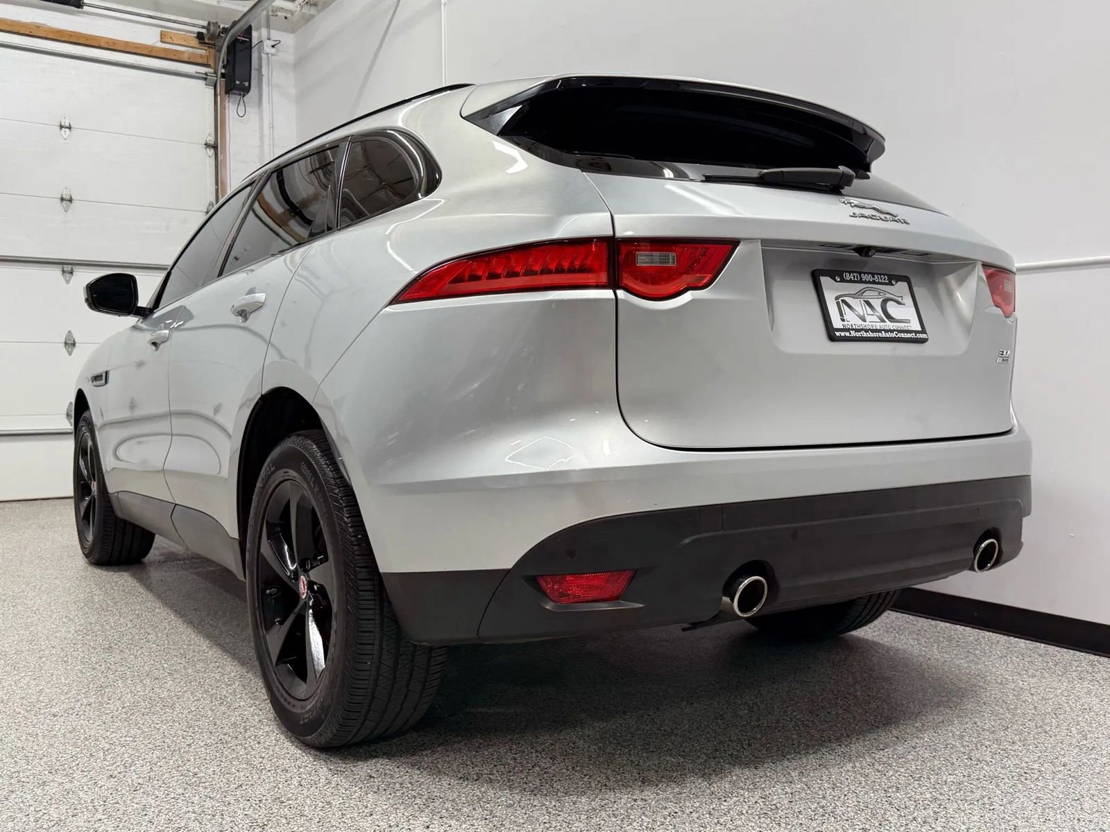 Used 2019 Jaguar F-PACE Premium image 9