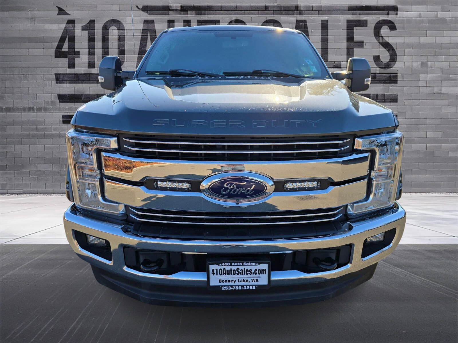 Used 2017 Ford F250 Lariat w/ Lariat Value Package AWD/4WD image 5