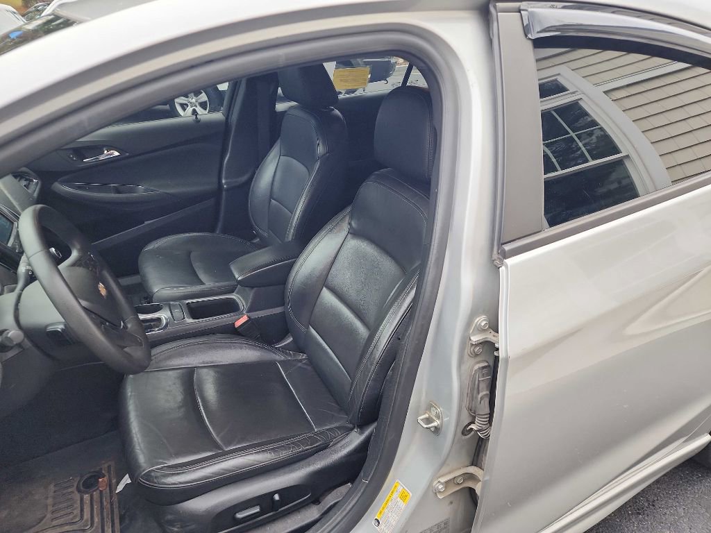 Used 2017 Chevrolet Cruze LT w/ Convenience Package image 19