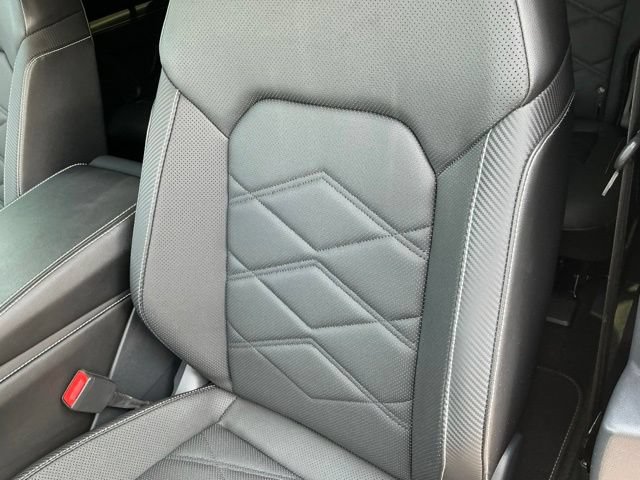 Certified 2024 Volkswagen Atlas Cross Sport SE w/ Panoramic Sunroof Package FWD image 14
