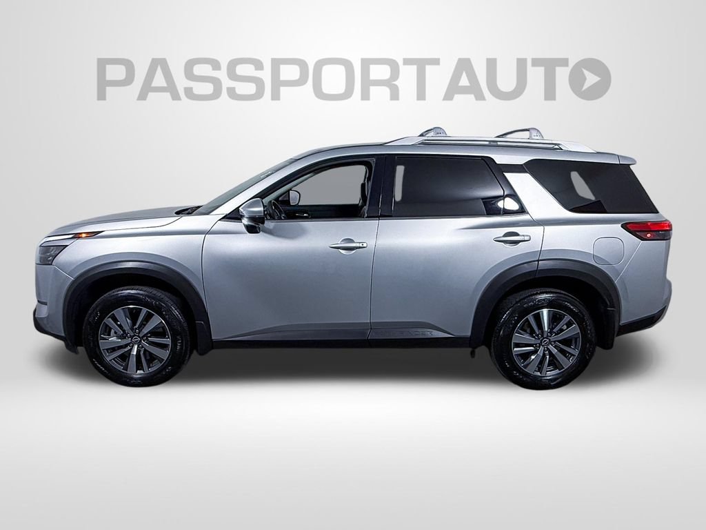 Certified 2025 Nissan Pathfinder SL AWD/4WD image 11