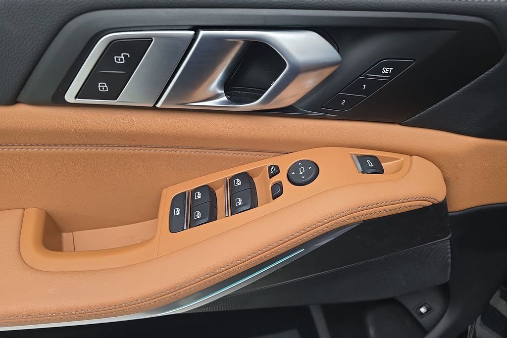 Certified 2023 BMW X5 xDrive45e w/ Executive Package image 14