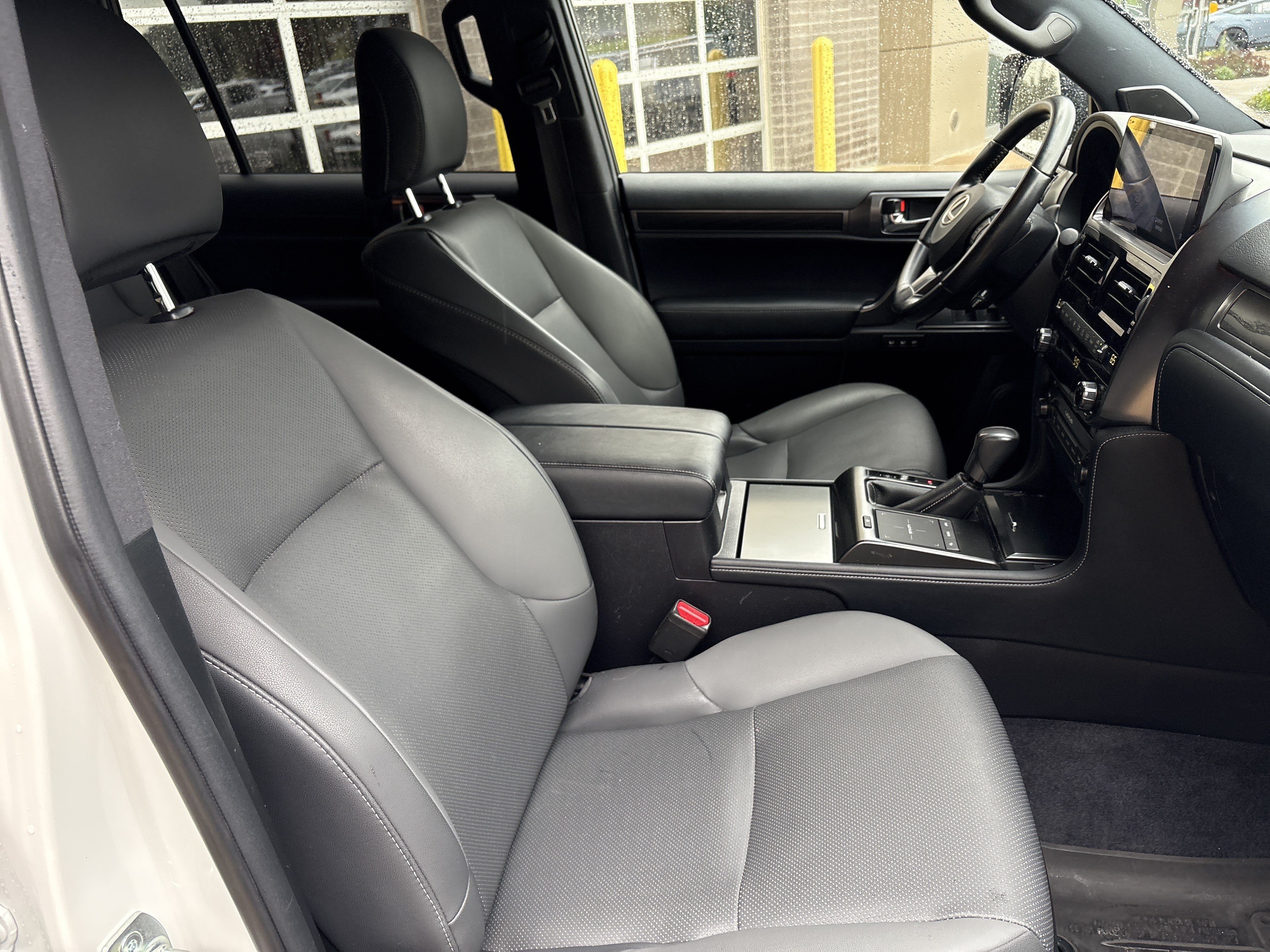 Used 2022 Lexus GX 460 w/ Black Line Special Edition AWD/4WD image 33