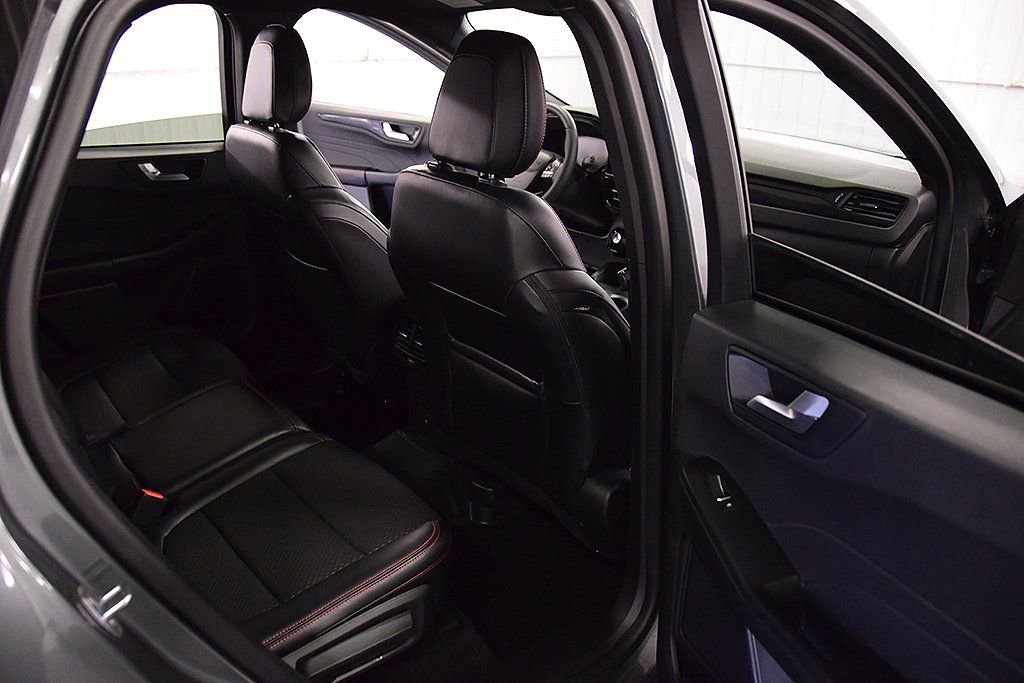 Used 2023 Ford Escape ST-Line w/ Tech Pack #1 image 30