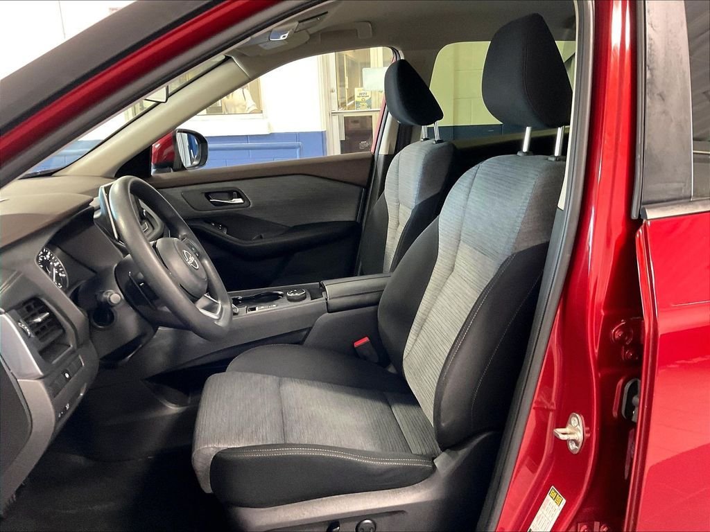 Used 2023 Nissan Rogue SV AWD/4WD image 10