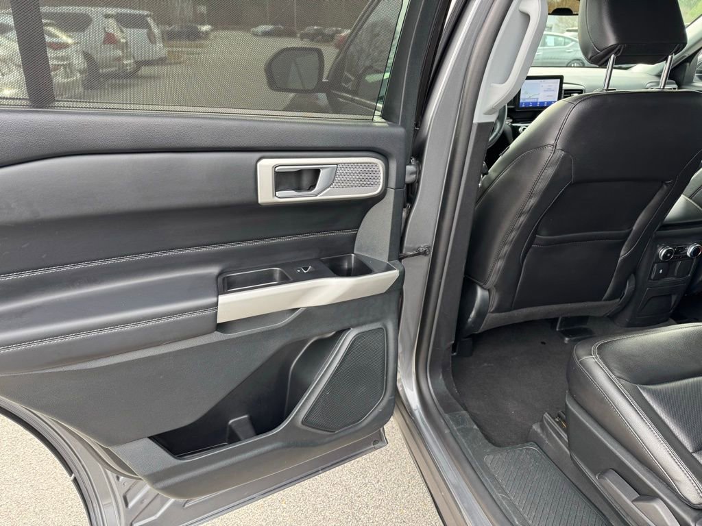 Used 2023 Ford Explorer Limited image 32