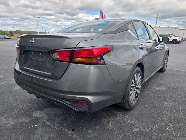 Used 2025 Nissan Altima 2.5 SV FWD image 3
