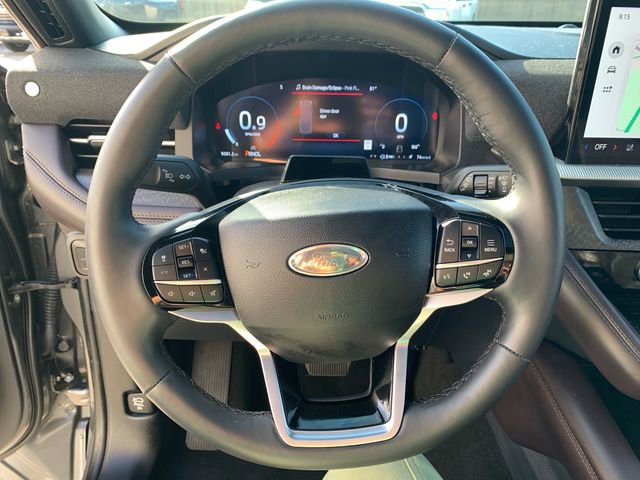Certified 2025 Ford Explorer Platinum image 22