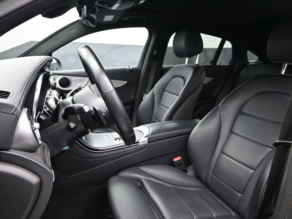 Used 2022 Mercedes-Benz GLC 300 4MATIC Coupe image 17