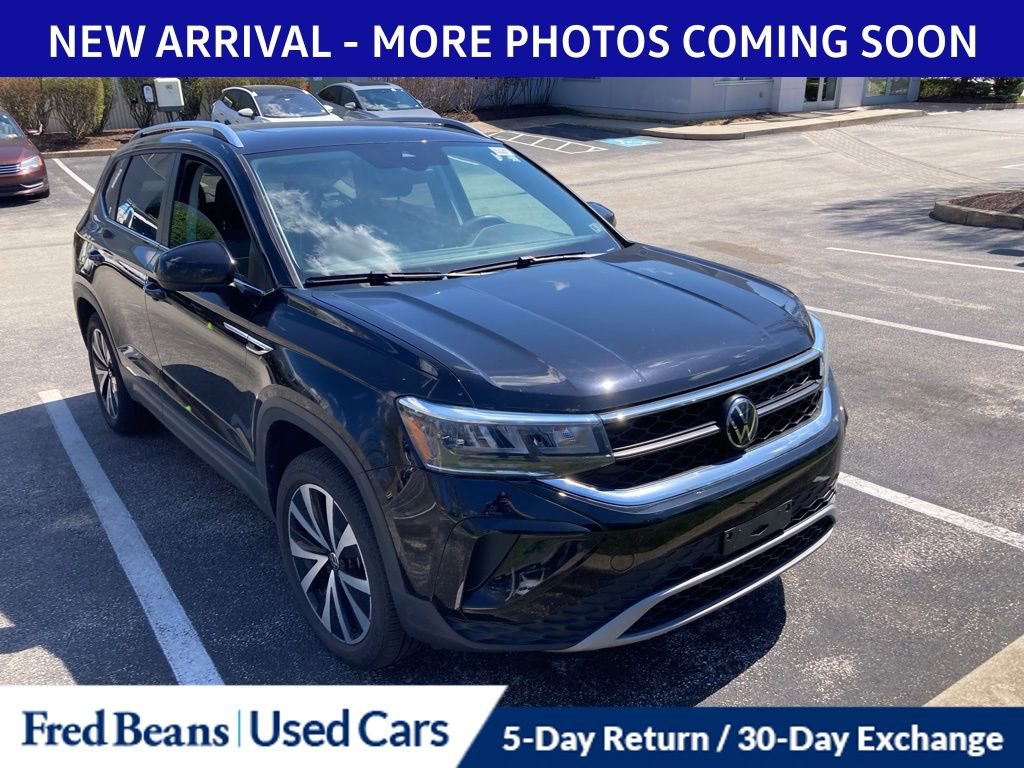 Certified 2023 Volkswagen Taos SE w/ Panoramic Sunroof Package image 1