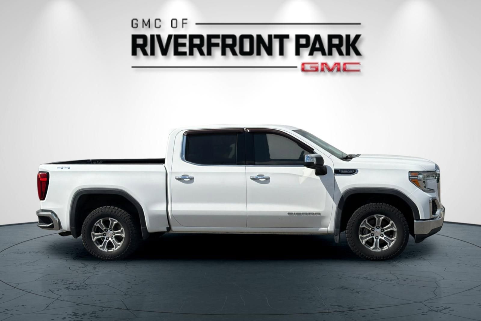 Used 2019 GMC Sierra 1500 SLT AWD/4WD image 2