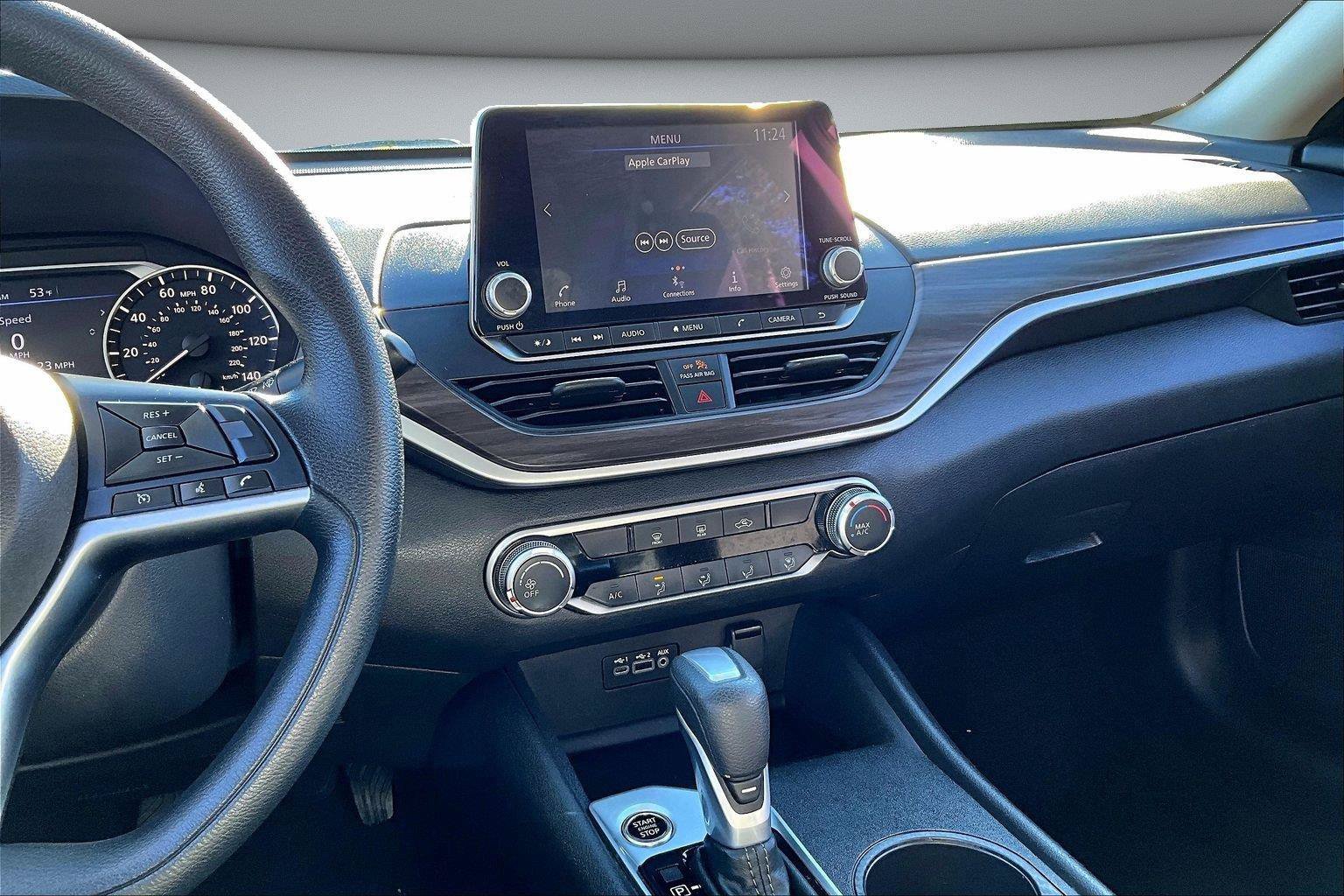 Used 2025 Nissan Altima 2.5 SV FWD image 10