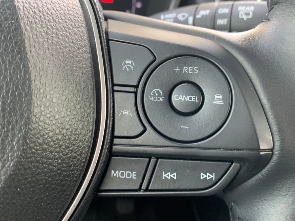 Used 2023 Toyota Corolla Cross XLE w/ Convenience Package image 17