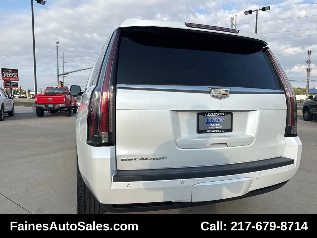Used 2016 Cadillac Escalade Luxury image 14