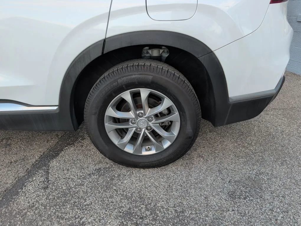 Used 2019 Hyundai Santa Fe SEL AWD/4WD image 11