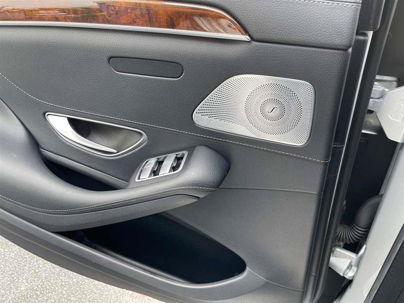 Used 2015 Mercedes-Benz S 550 4MATIC Sedan image 95