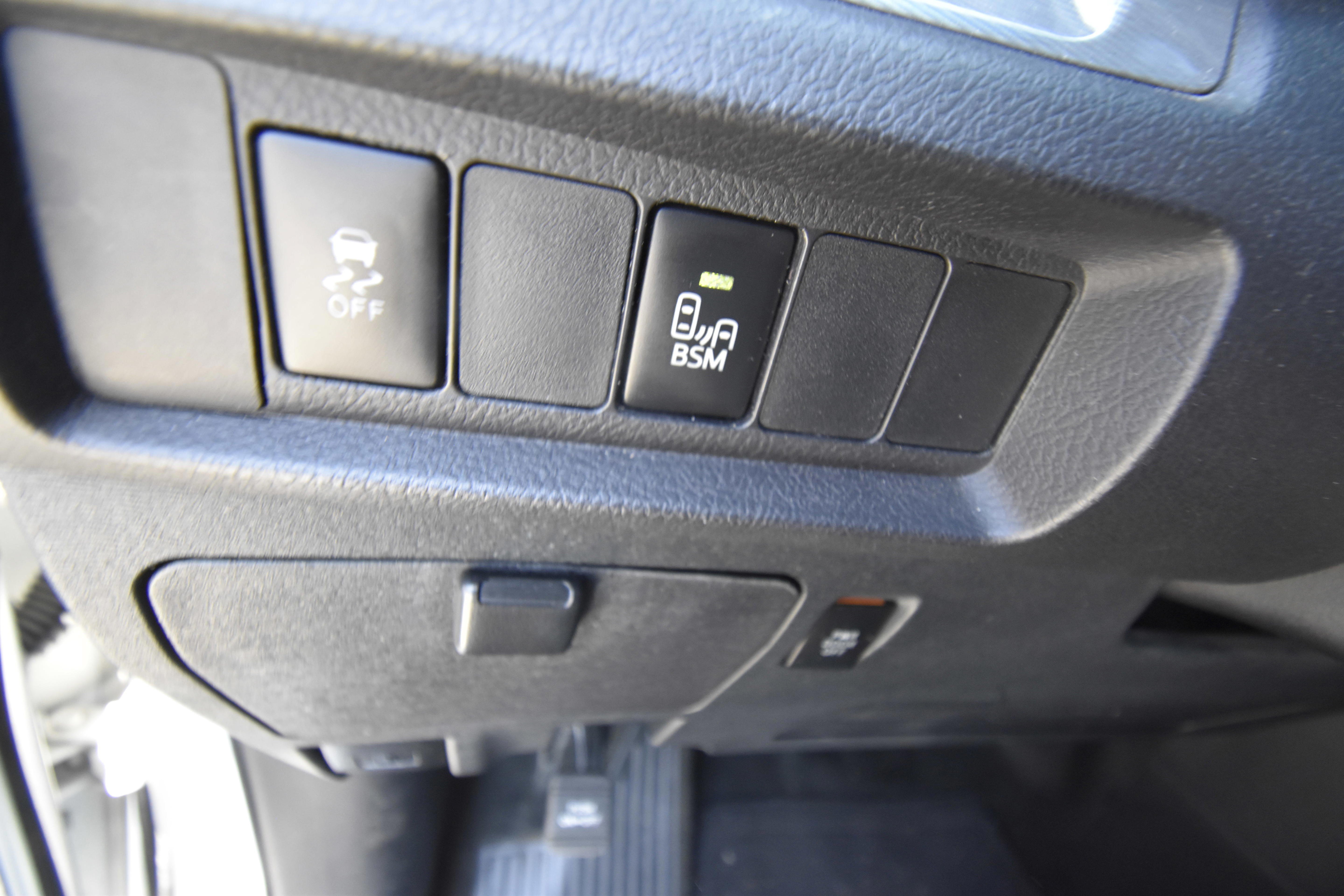 Used 2015 Toyota Sienna SE Premium FWD image 14