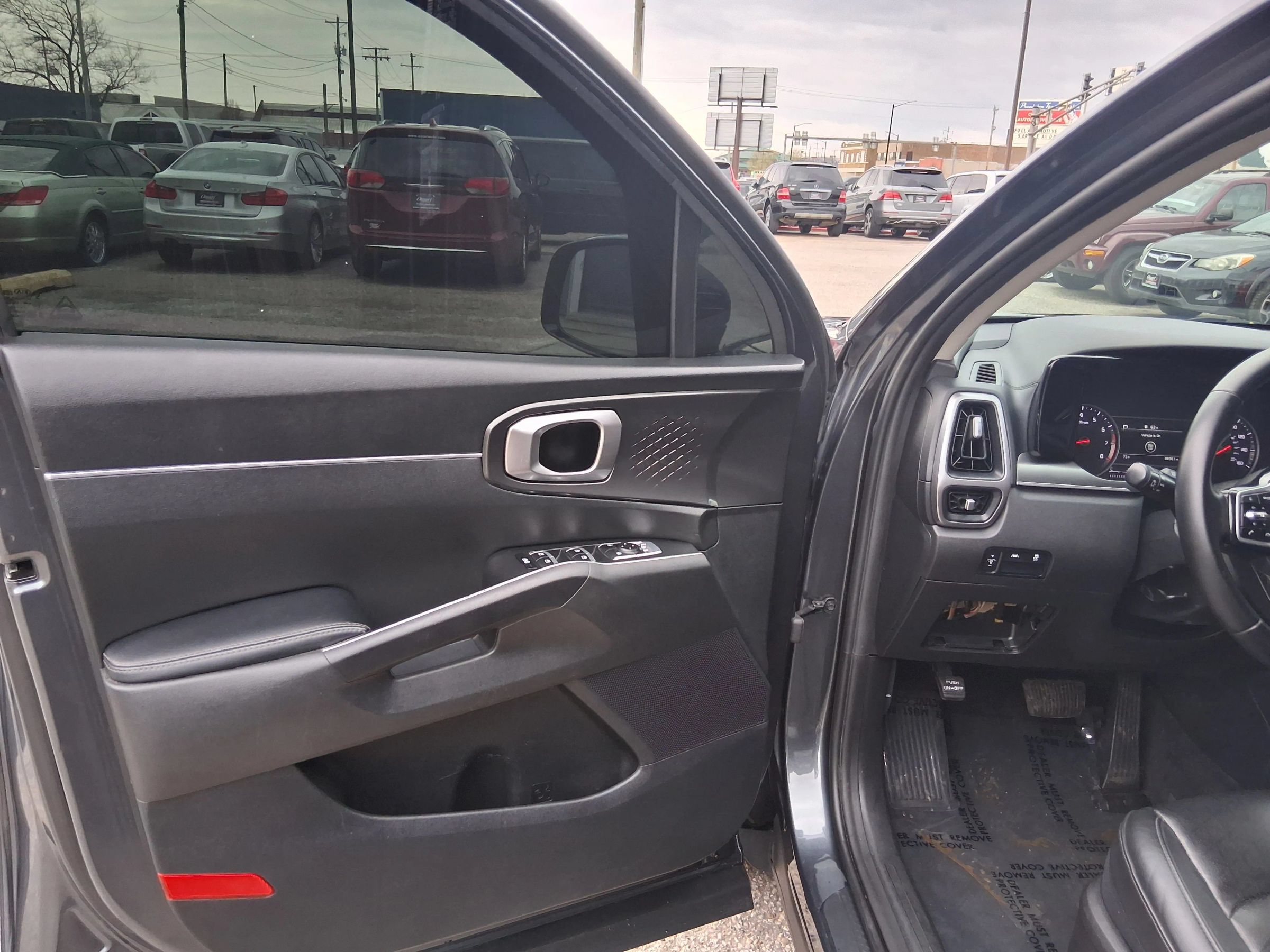 Used 2021 Kia Sorento S AWD/4WD image 12