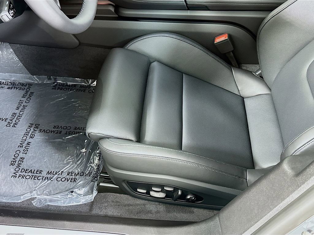 New 2025 Porsche Taycan image 22