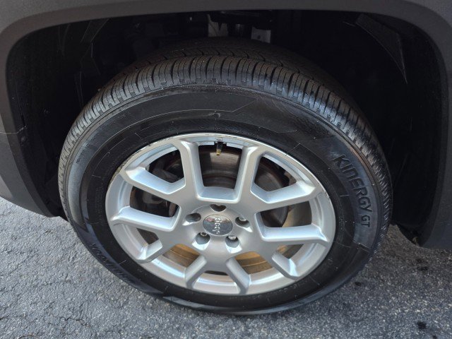 Used 2020 Jeep Renegade Latitude image 34