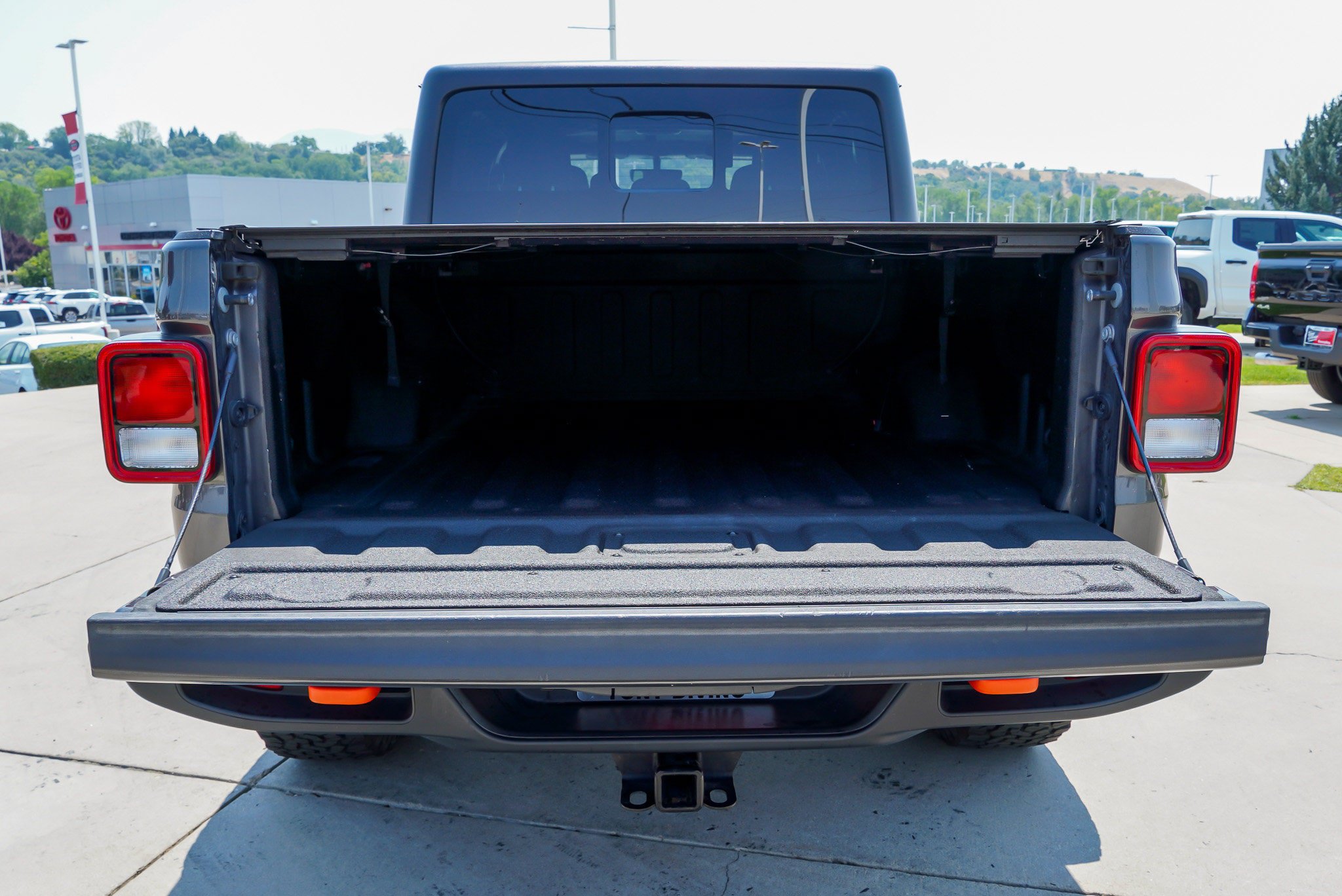 Used 2023 Jeep Gladiator Mojave w/ Trailer Tow Package AWD/4WD image 14