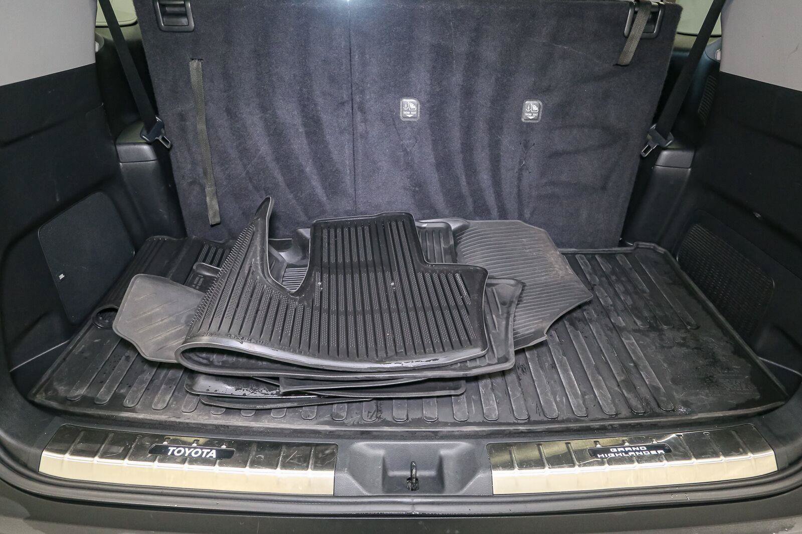 Certified 2024 Toyota Grand Highlander AWD image 14