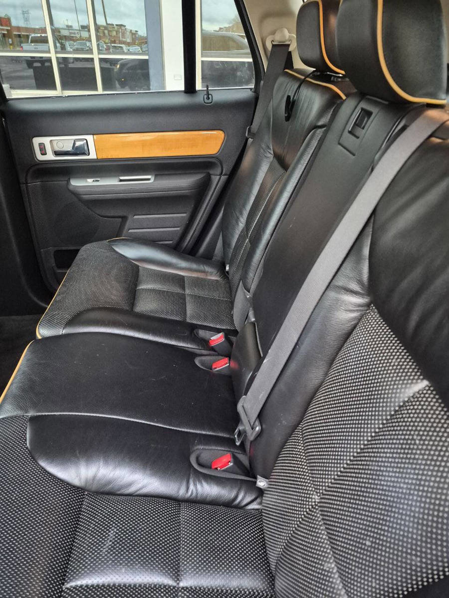 Used 2010 Lincoln MKX AWD image 31