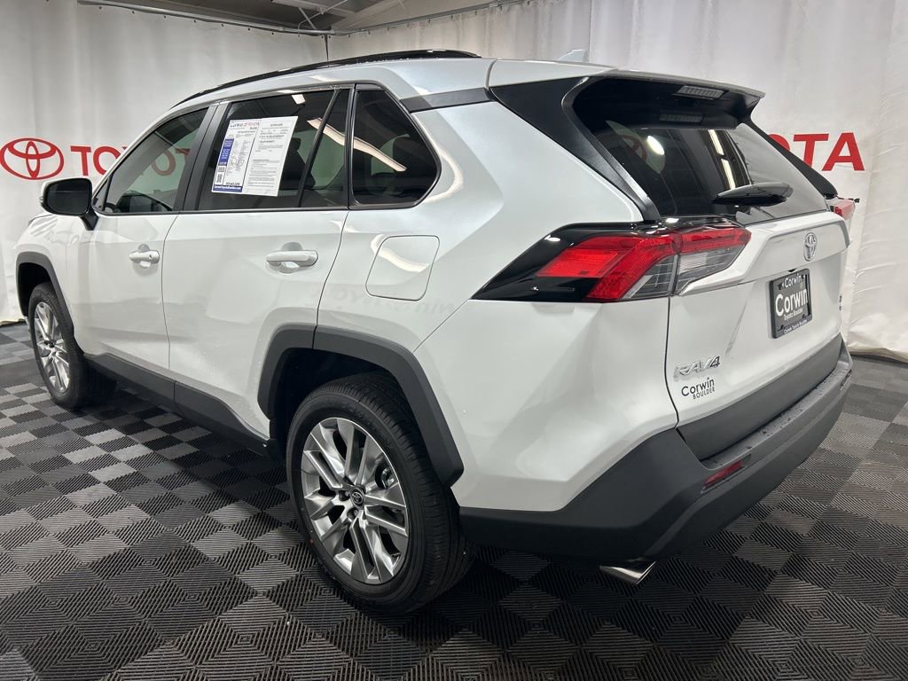 Used 2025 Toyota RAV4 XLE Premium image 4