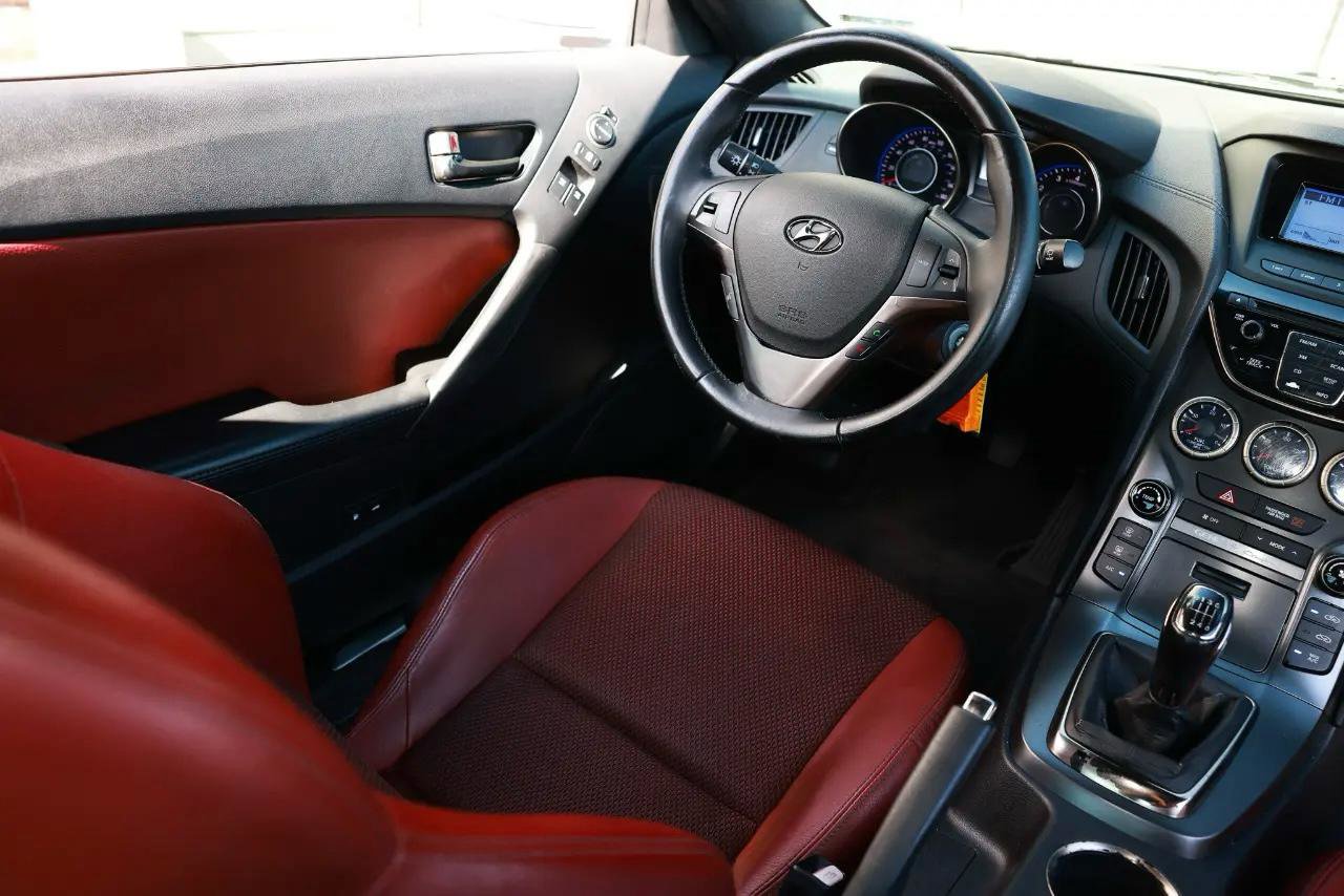 Used 2013 Hyundai Genesis 3.8 image 20