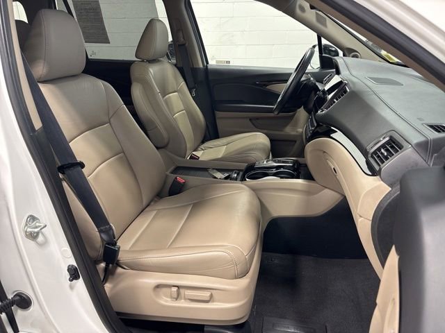 Used 2021 Honda Pilot Touring image 12