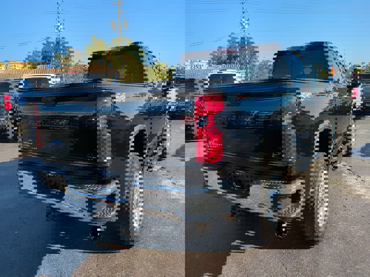 Used 2021 Chevrolet Silverado 2500 LTZ w/ LTZ Premium Package image 4