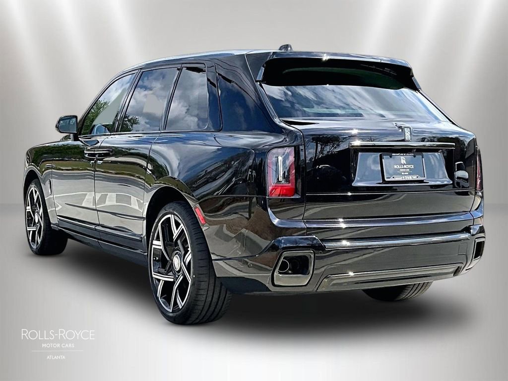 New 2026 Rolls-Royce Cullinan Black Badge image 3