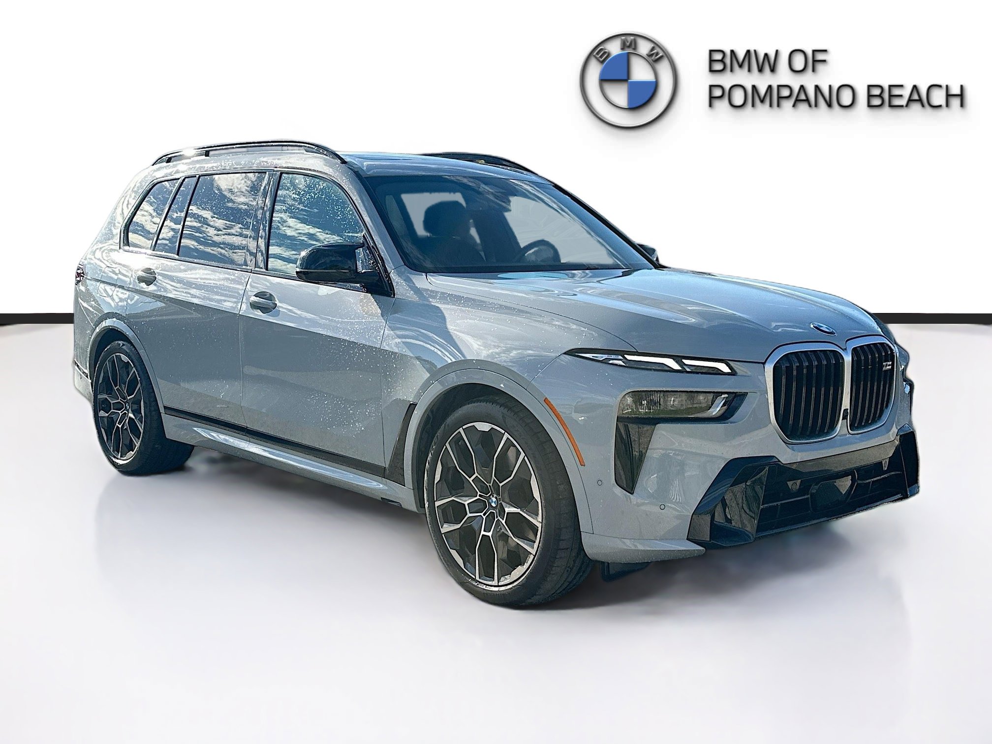 New 2025 BMW X7 M60i w/ Executive Package
