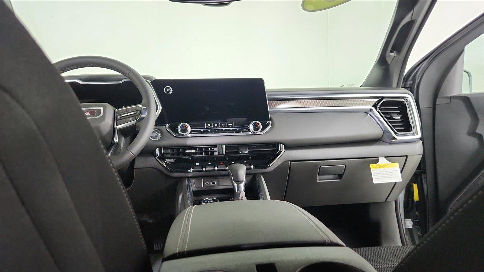 Used 2026 GMC Canyon Elevation image 13