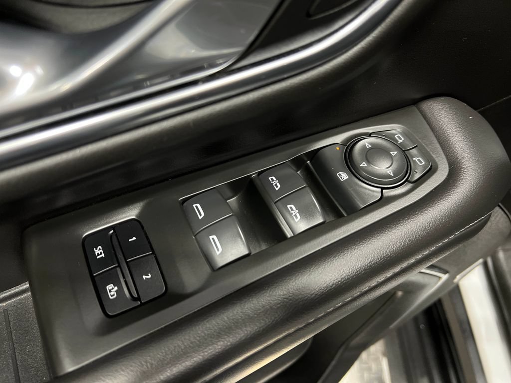 Used 2022 Chevrolet Suburban LT AWD/4WD image 15