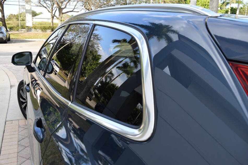 Used 2018 Volvo XC60 T5 Inscription w/ Luxury Seat Package image 32